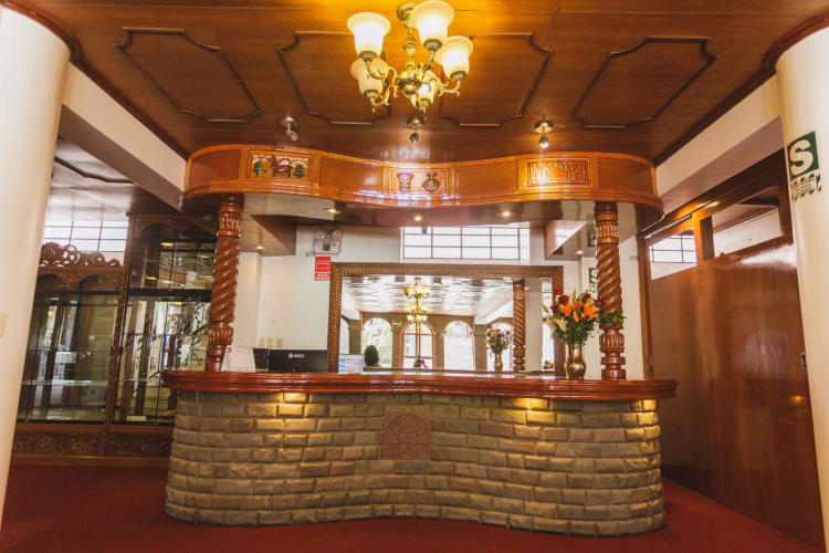 Vista de la recepcion de Quechua Hotel Cusco